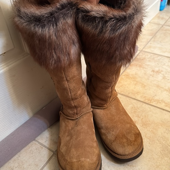 UGG ROSANA Chestnut Winter Boots - Picture 7 of 7